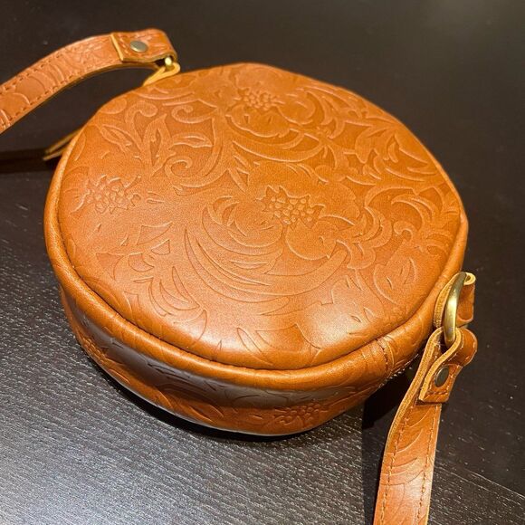 Leather Crossbody Purse Portland Leather in Meadow “Circle Crossbody” NEW - Picture 5 of 12